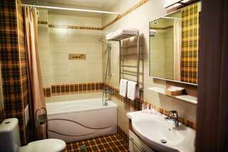 Гостиница Альянс Отель Самарский Самара Улучшенный двухместный номер с 1 кроватью или 2 отдельными кроватями-6
